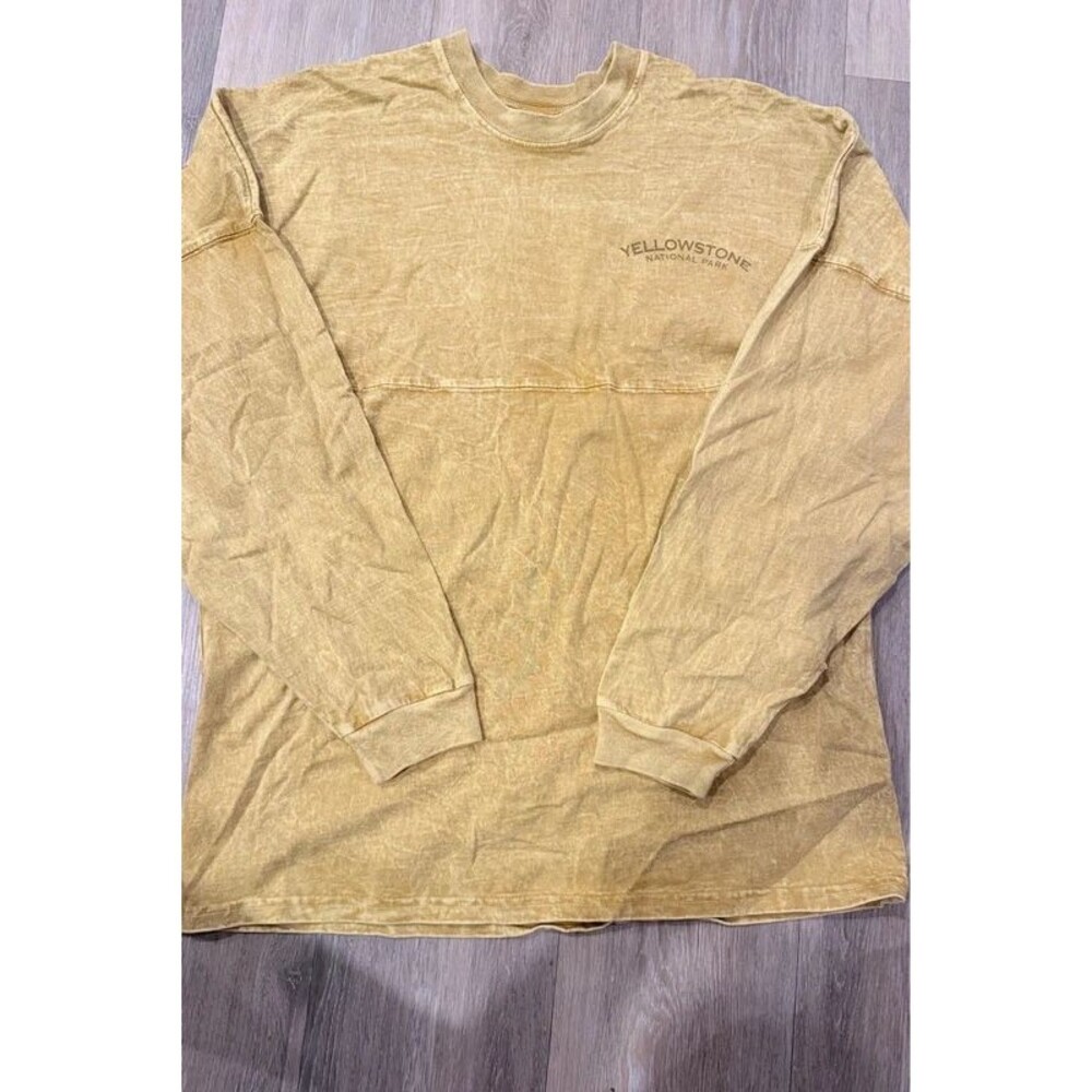 NWOT Yellowstone National Park Mustard Long Sleeve Shirt Small
